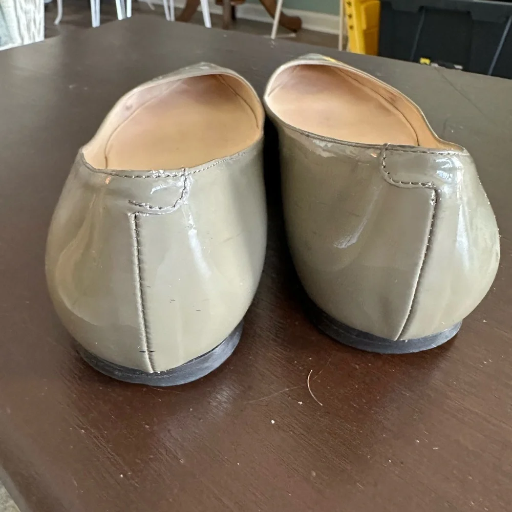 **** Jimmy Choo Size 39 Patent Leather Flats - Picture 5 of 11